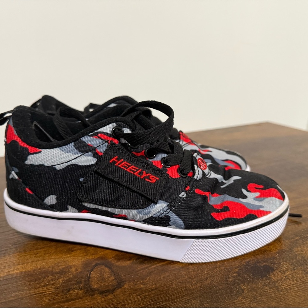 Heelys Kids Shoes - Black and Red Camo